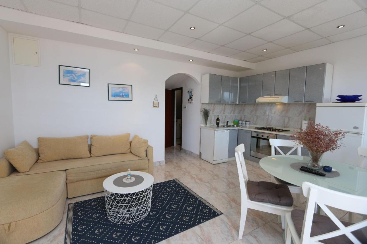 Apartment Lidija Шіло Екстер'єр фото