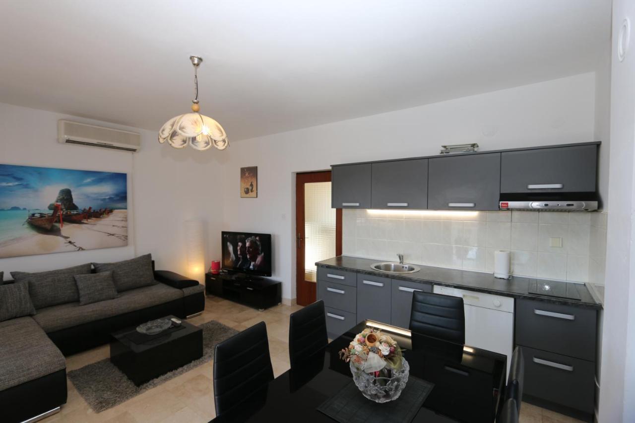 Apartment Lidija Шіло Екстер'єр фото